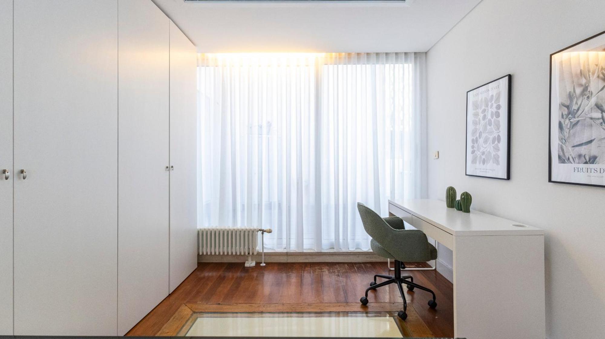 Appartamento Fabrica Three-story Charm By Lovelystay