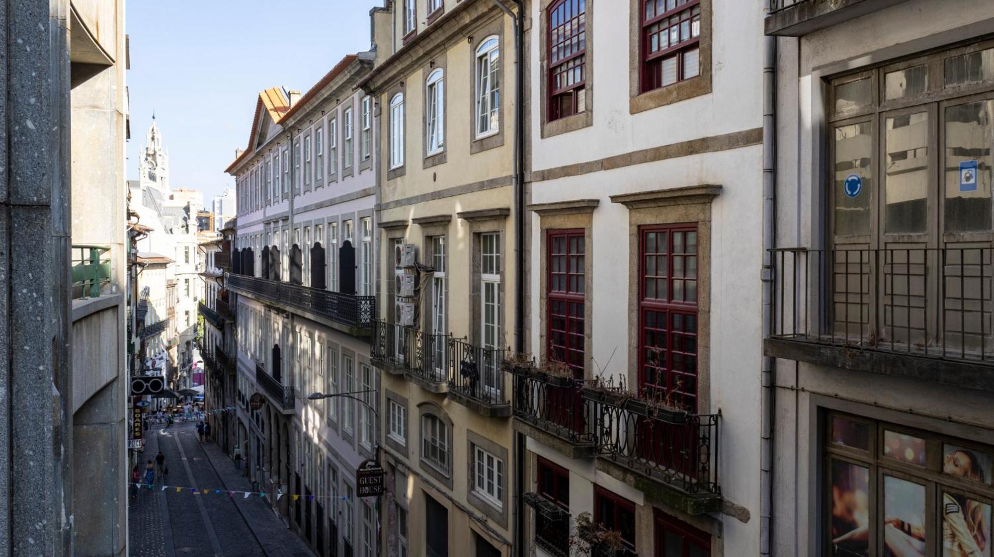Fabrica Three-story Charm By Lovelystay Oporto